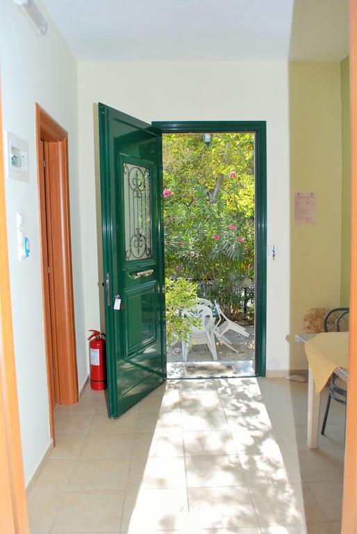 Melina Apartment Loutrópolis Thermís الغرفة الصورة
